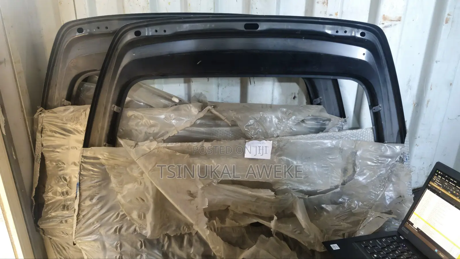 Damas Rear Door (የዳማስ መኪና የኋላ በር)