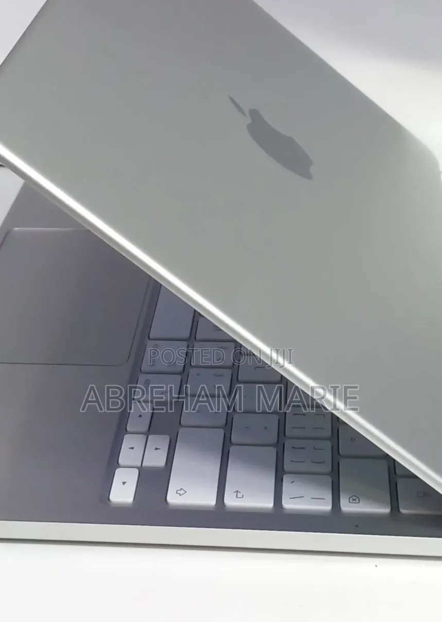 New Laptop Apple MacBook Neo 2026 8GB Intel Core 5 SSD 256GB