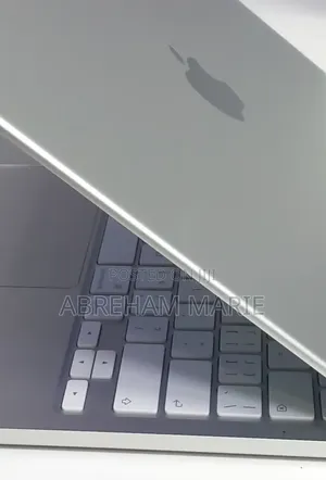 New Laptop Apple MacBook Neo 2026 8GB Intel Core 5 SSD 256GB