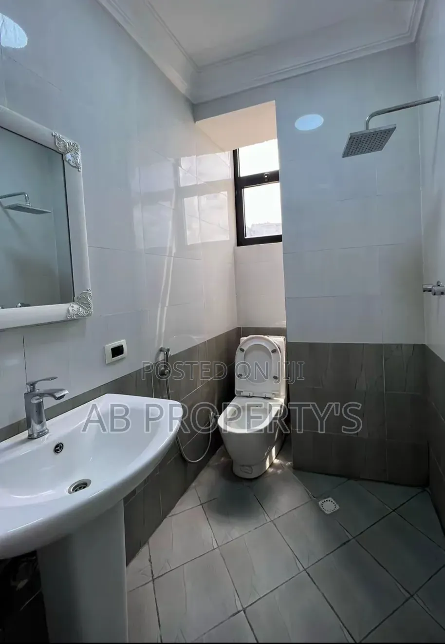 2bdrm Apartment in 24 መገናኛ, Yeka for sale