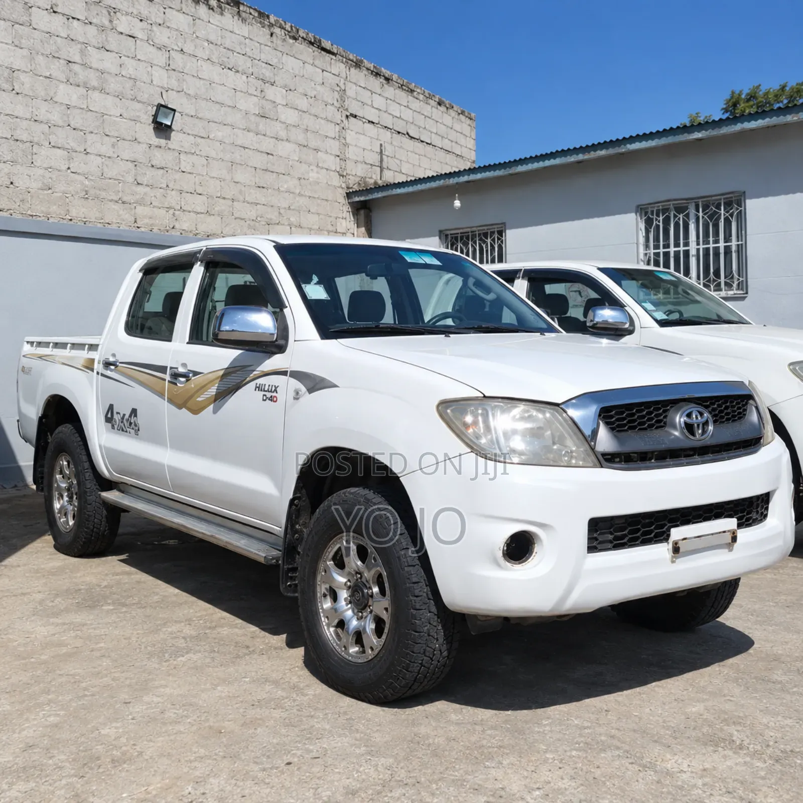 Toyota Hilux 2.5 D-4D 4X4 SRX 2009 White