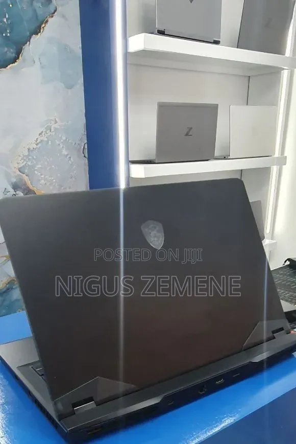 New Laptop MSI GP75 Leopard 16GB Intel Core i7 SSD 512GB