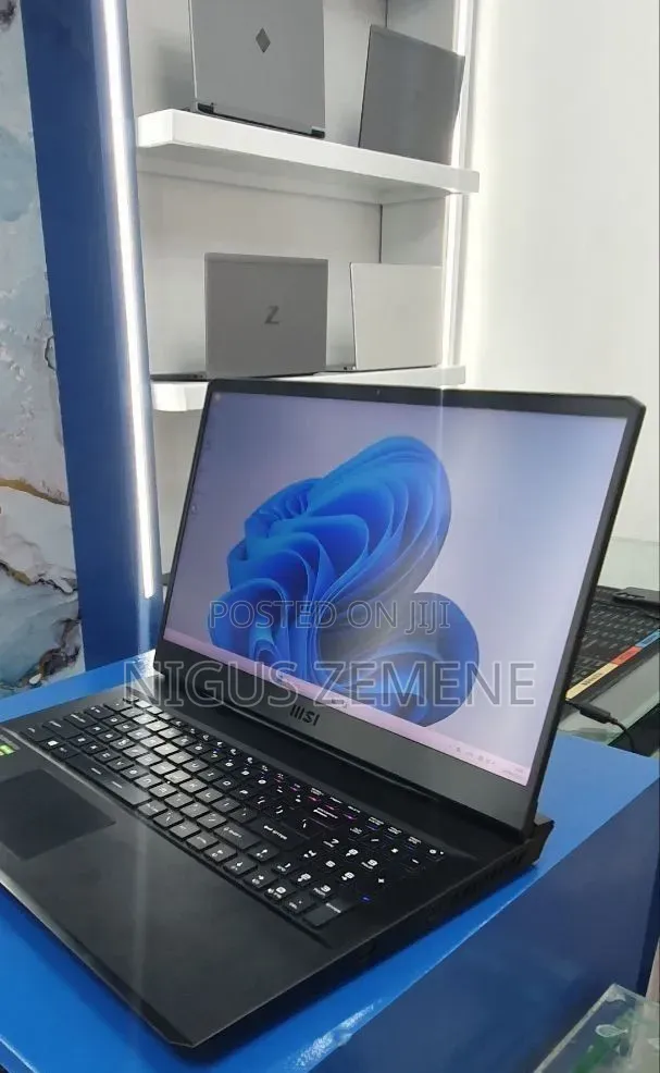 New Laptop MSI GP75 Leopard 16GB Intel Core i7 SSD 512GB