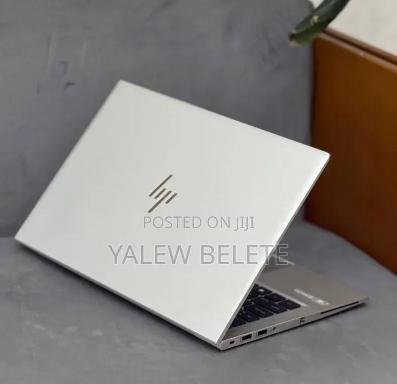 New Laptop HP EliteBook 830 G8 16GB Intel Core i7 SSD 512GB