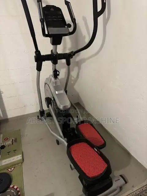 ዘመናዊ የአዉሮጳዉያን ስታንዳርድ Reebok Sl8.0 Cross Trainer