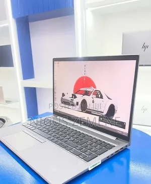 New Laptop HP ZBook Firefly G8 16GB Intel Core i7 SSD 512GB