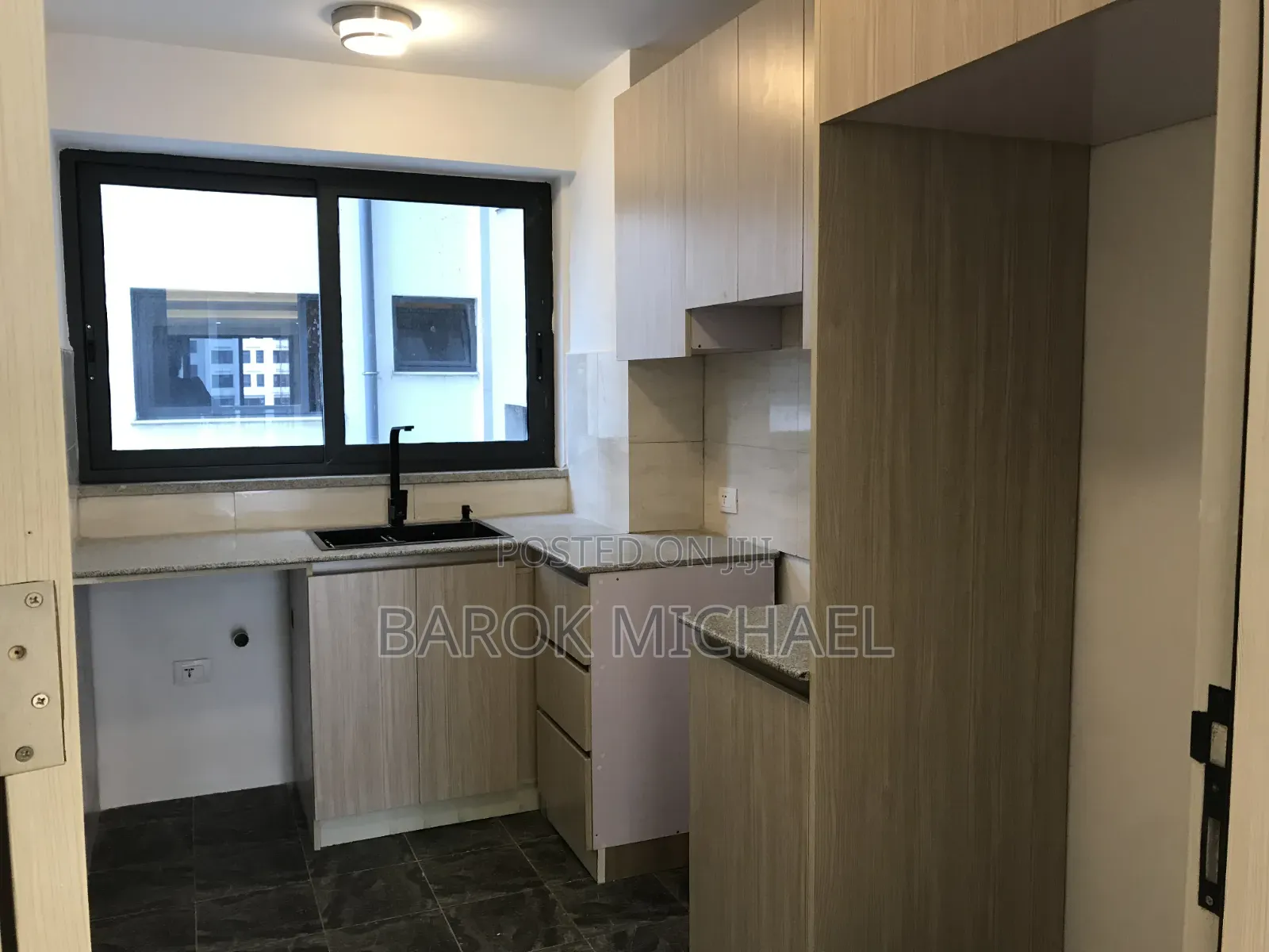 3bdrm Apartment in Century, Kirkos for rent