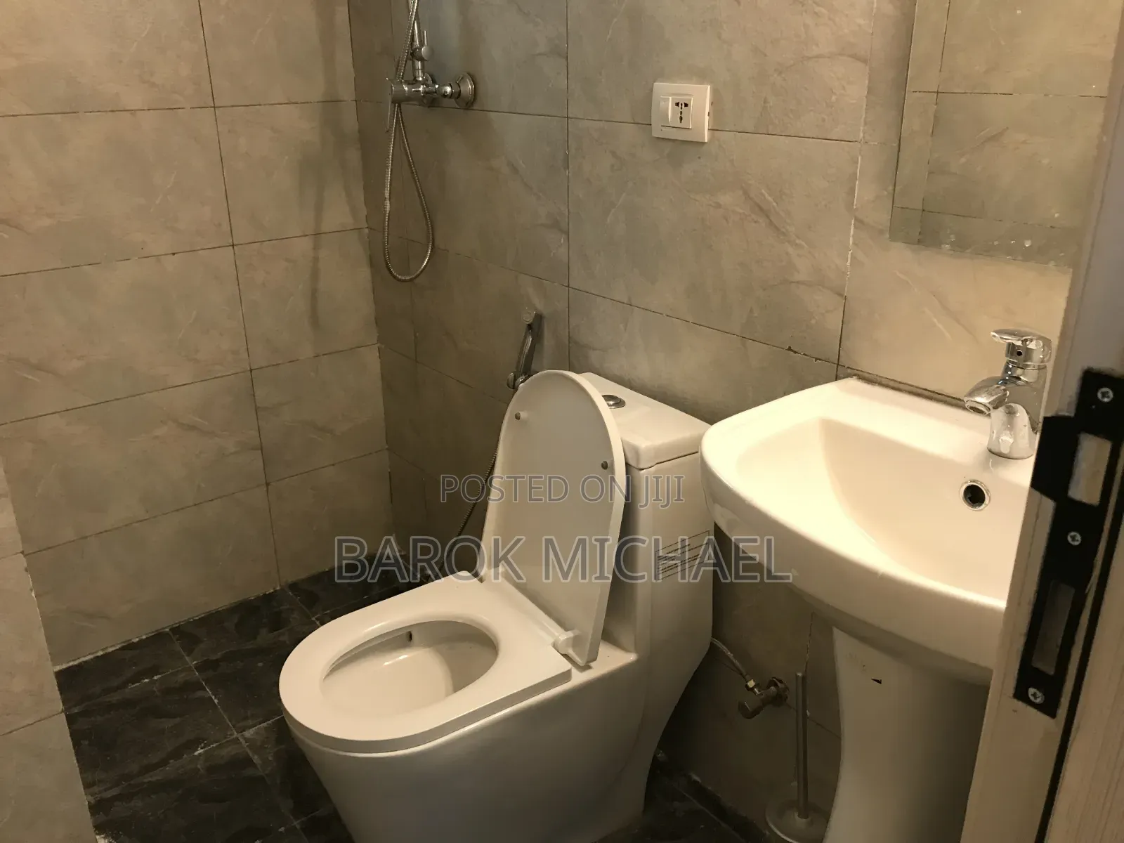 3bdrm Apartment in Century, Kirkos for rent
