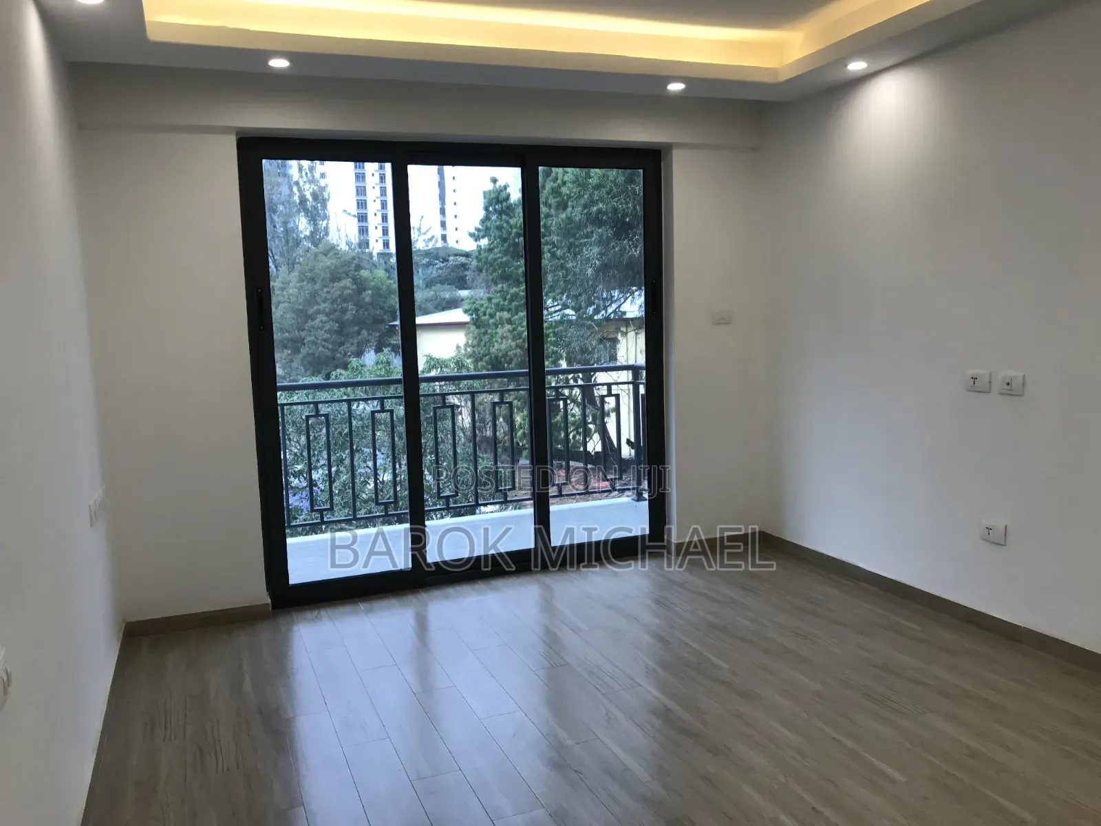 3bdrm Apartment in Century, Kirkos for rent