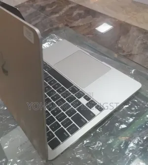 New Laptop Apple MacBook Air 2022 M2 16GB Apple M2 SSD 1T