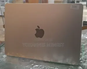 New Laptop Apple MacBook Air 2022 M2 16GB Apple M2 SSD 1T