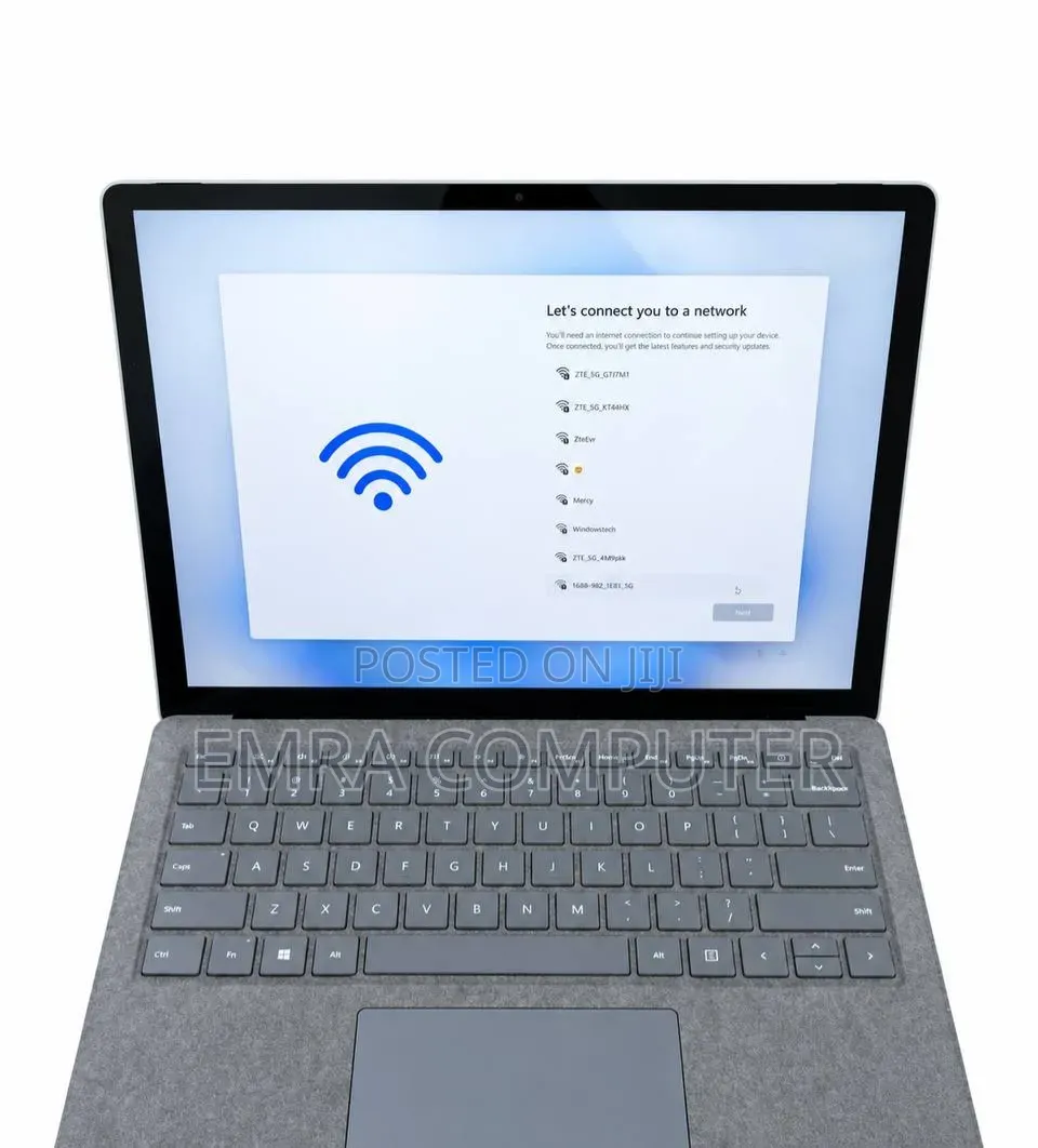 New Laptop Microsoft Surface 8GB AMD Ryzen 5 SSD 256GB