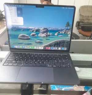 New Laptop Apple MacBook Air 2024 M3 24GB Apple M3 SSD 512GB