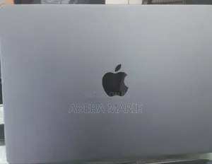 New Laptop Apple MacBook Air 2024 M3 24GB Apple M3 SSD 512GB