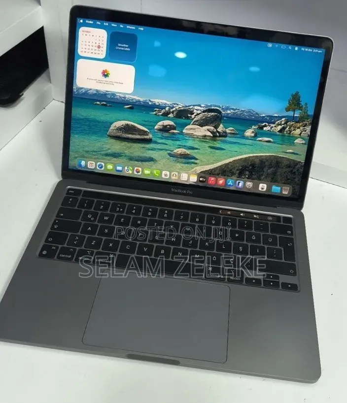 New Laptop Apple MacBook Pro 2020 M1 8GB Apple M1 Pro SSD 256GB