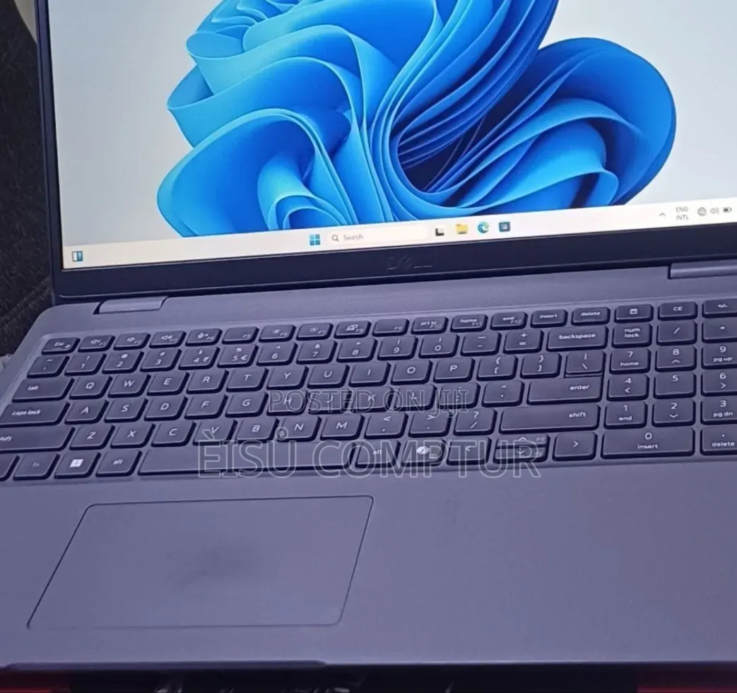 New Laptop Dell Latitude 3550 16GB Intel Core i7 SSD 512GB