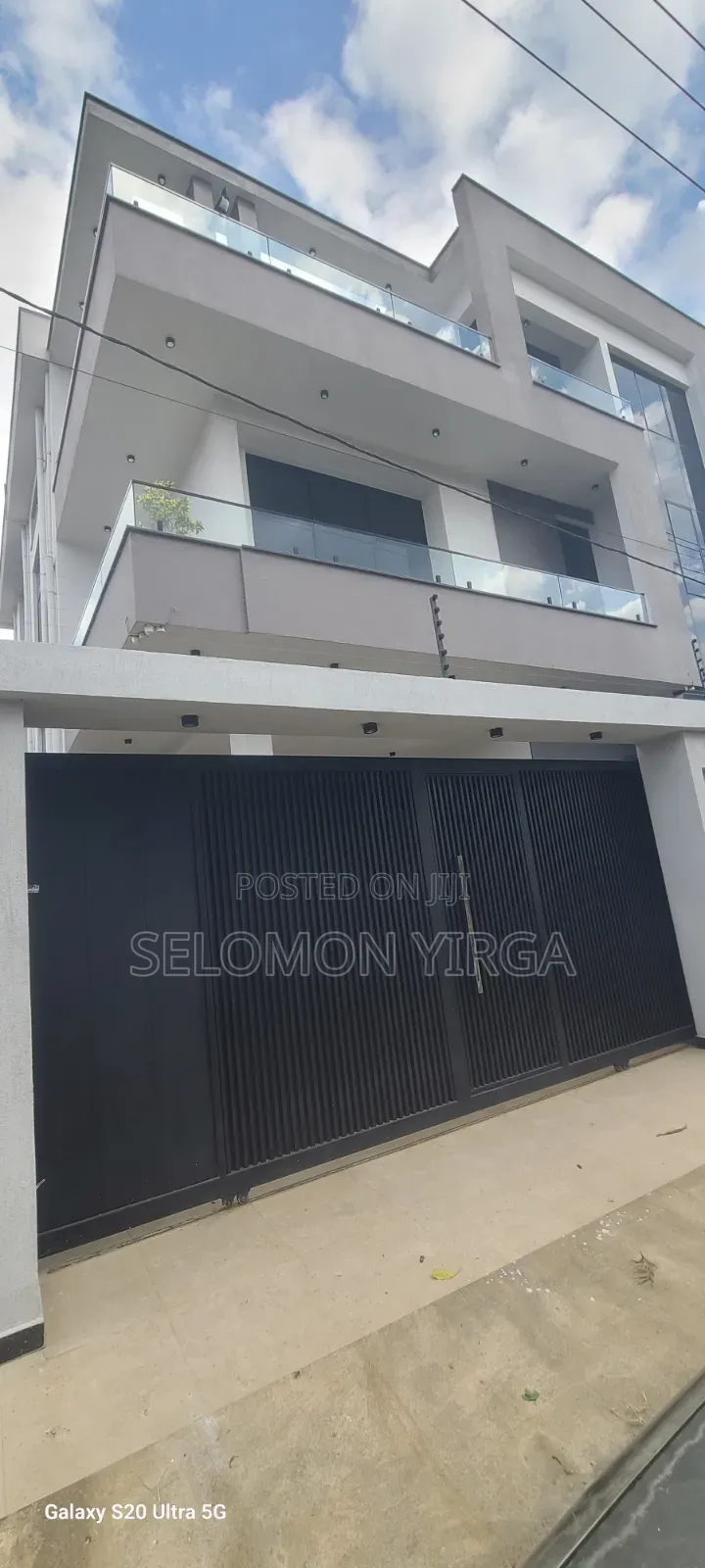 11bdrm House in Adis Ababa, Bole for sale