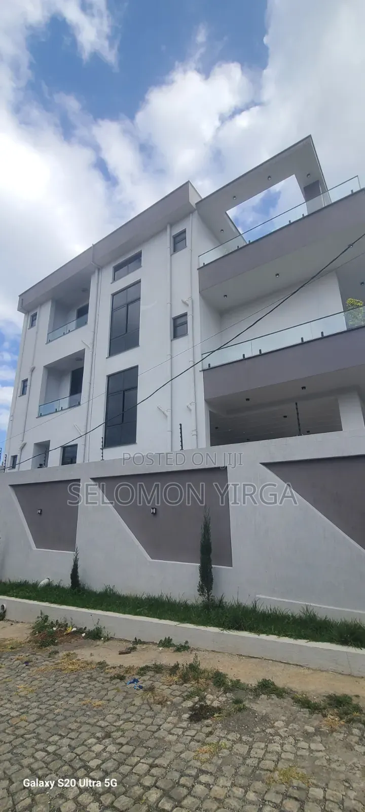 11bdrm House in Adis Ababa, Bole for sale