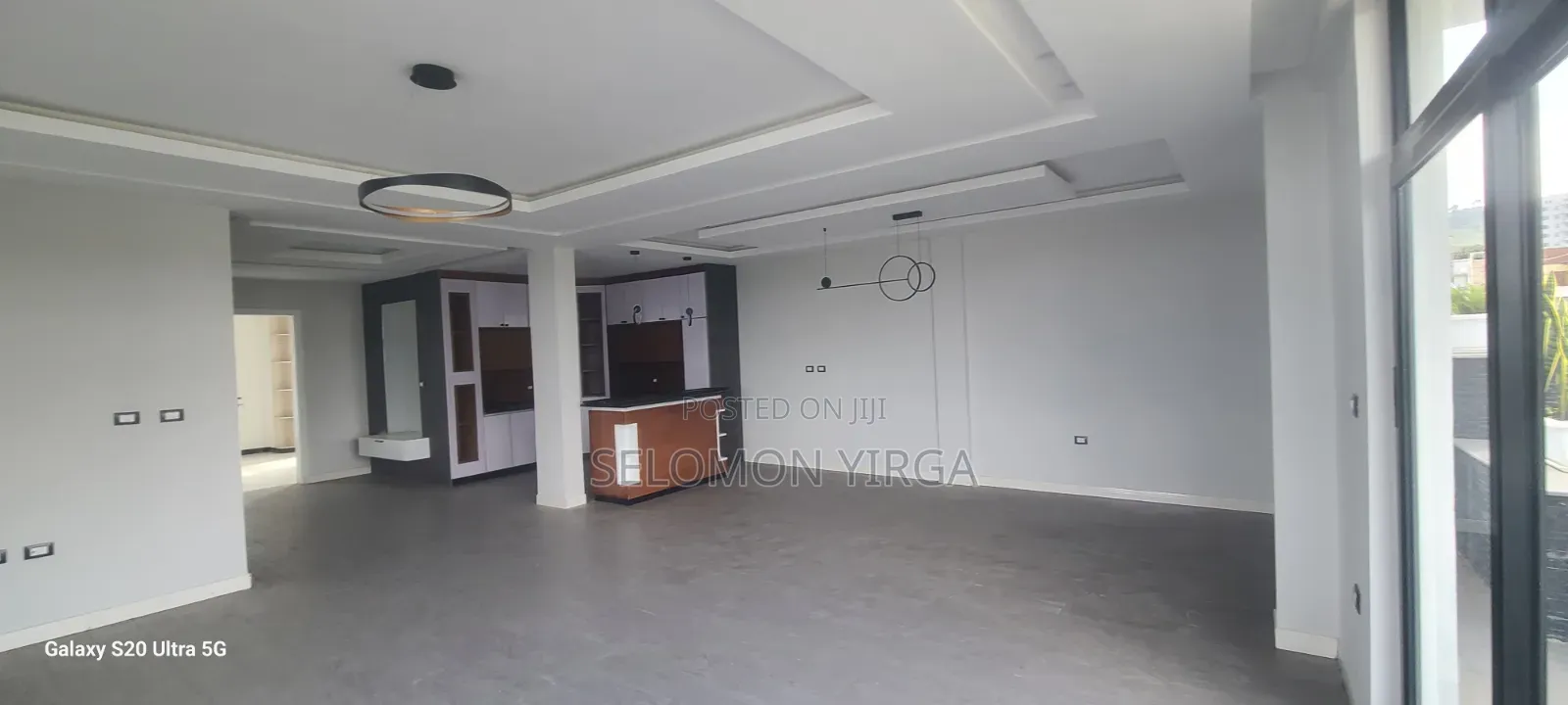 11bdrm House in Adis Ababa, Bole for sale