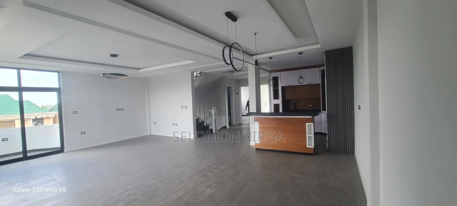 11bdrm House in Adis Ababa, Bole for sale