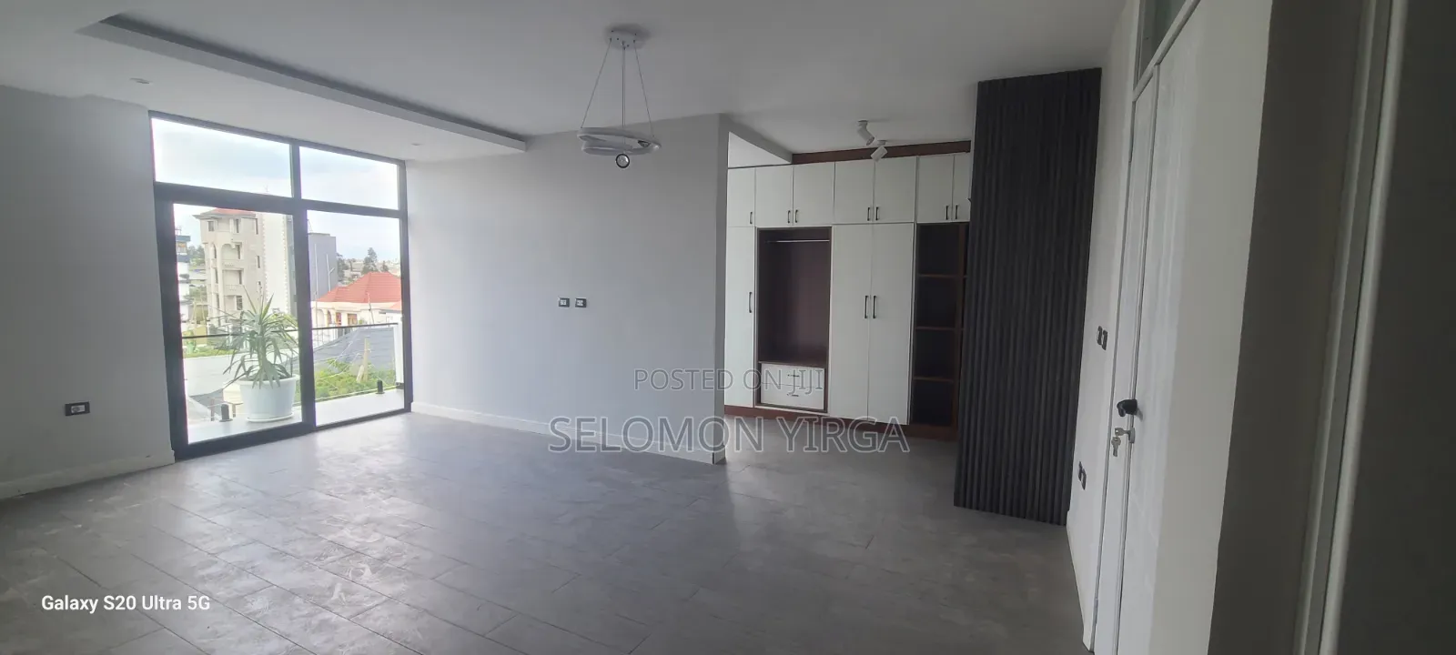11bdrm House in Adis Ababa, Bole for sale