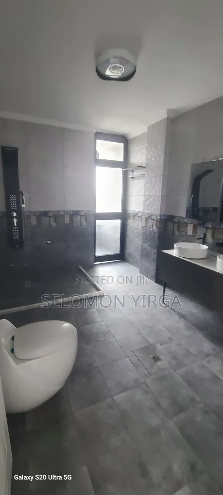 11bdrm House in Adis Ababa, Bole for sale