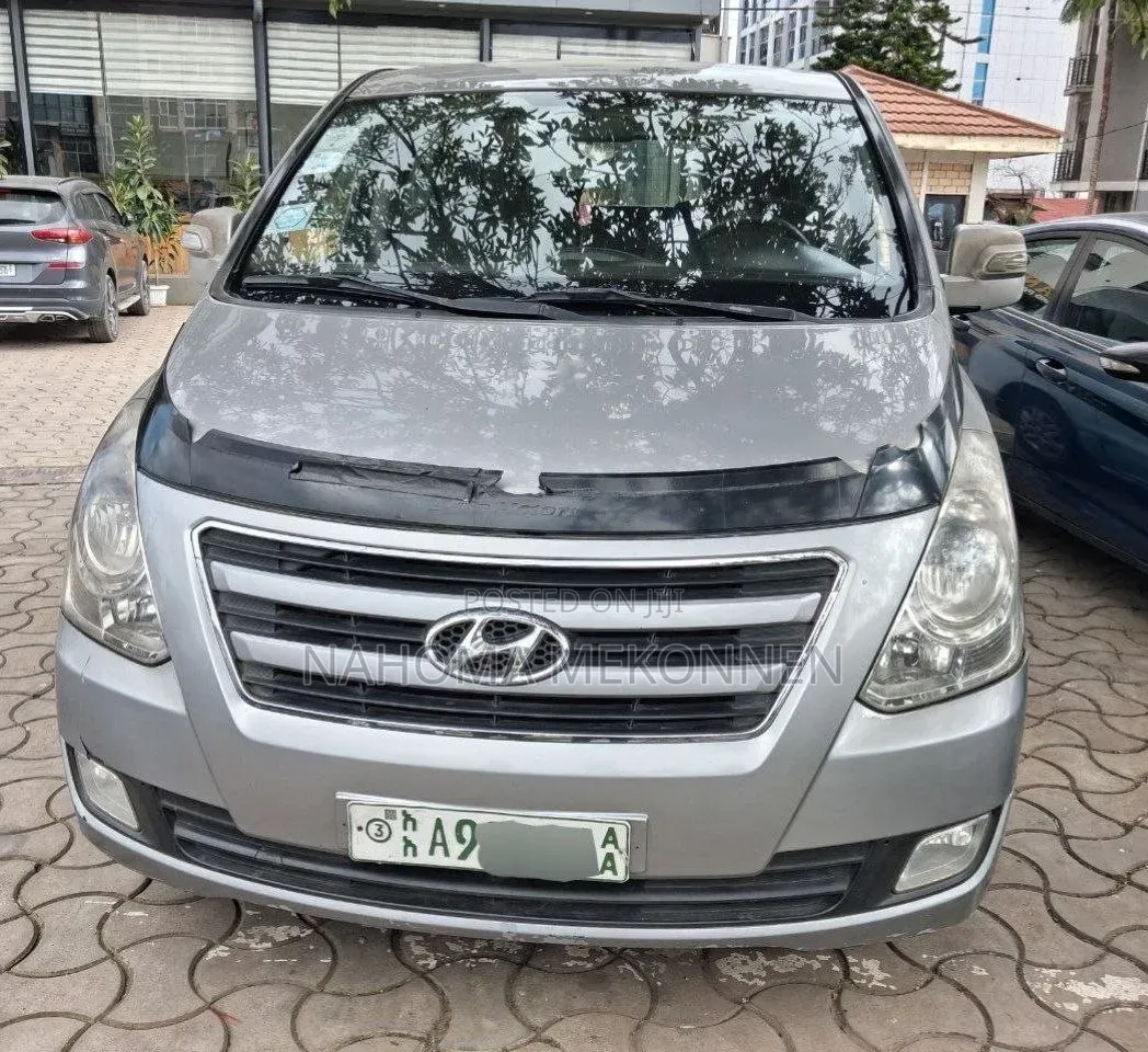 Hyundai H200 2015 Silver