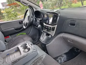 Hyundai H200 2015 Silver