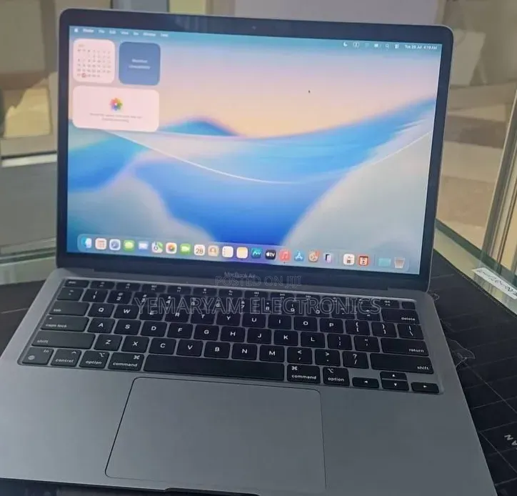 New Laptop Apple MacBook Air 2020 M1 8GB Apple M1 SSD 256GB