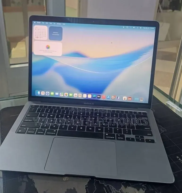 New Laptop Apple MacBook Air 2020 M1 8GB Apple M1 SSD 256GB