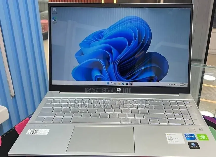 New Laptop HP 16GB Intel Core i5 SSD 512GB