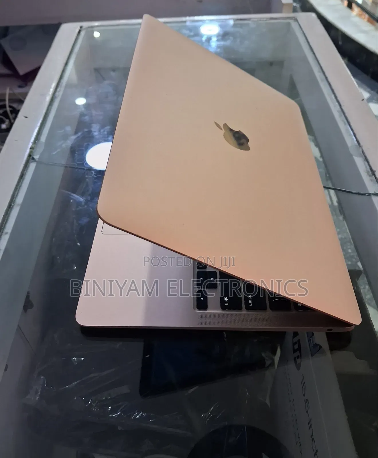 New Laptop Apple MacBook Air 2020 M1 8GB Apple M1 SSD 512GB