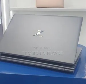 New Laptop HP ZBook Firefly G8 16GB Intel Core i7 SSD 512GB