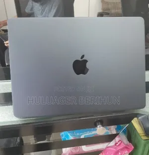 New Laptop Apple MacBook Air 2024 M3 24GB Apple M3 SSD 512GB