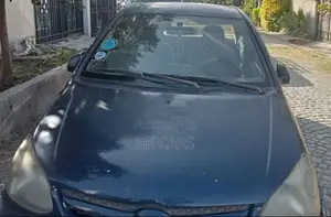 Toyota Platz 2005
