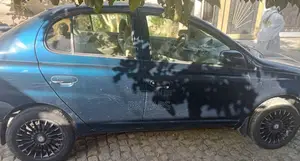 Toyota Platz 2005