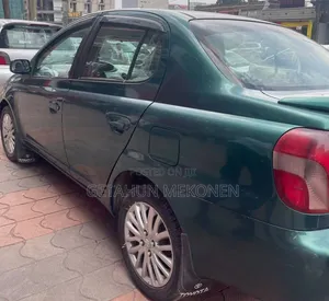Toyota Platz 2002 Green