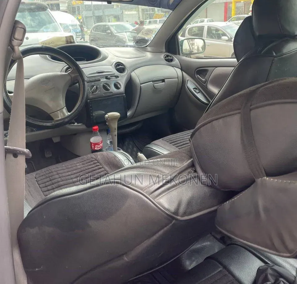 Toyota Platz 2002 Green