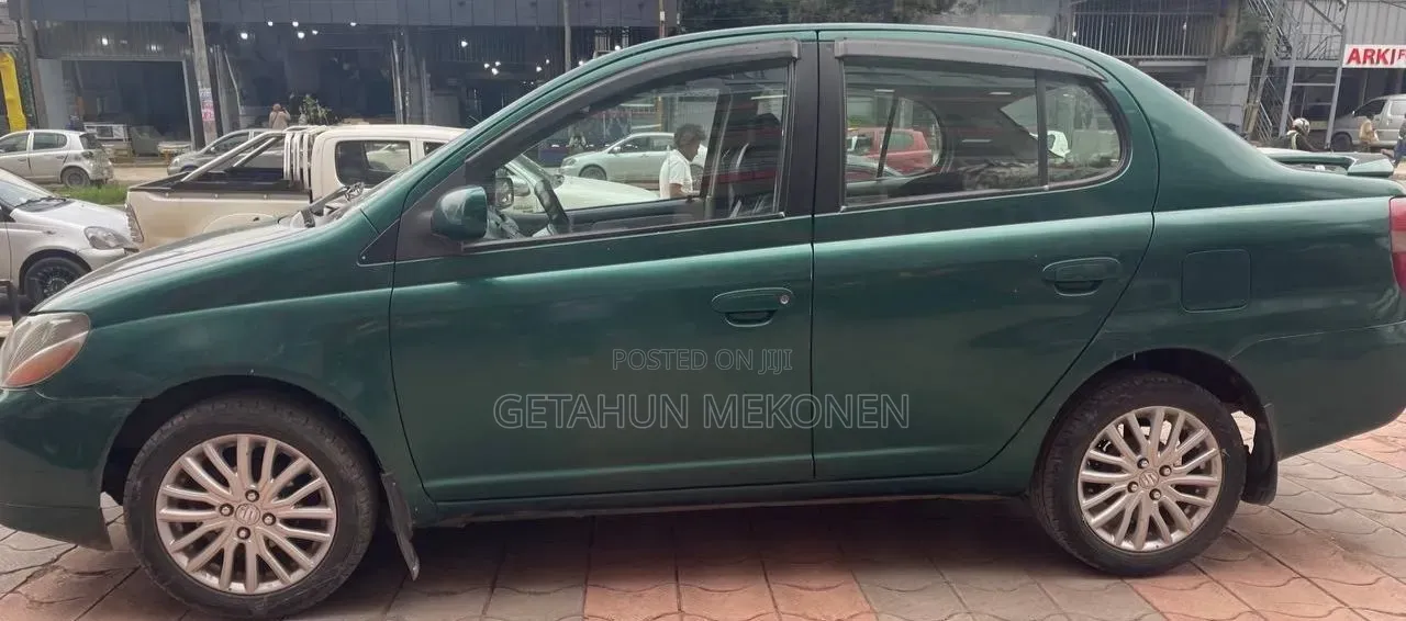 Toyota Platz 2002 Green