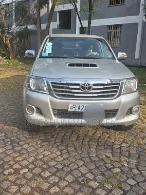 Toyota Hilux 2012 Silver