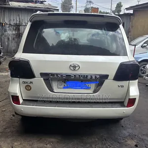 Toyota Land Cruiser 2008 White