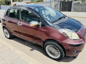 Toyota Yaris 2010 Brown