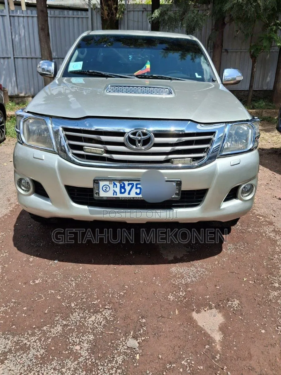Toyota Hilux 2013 Gold