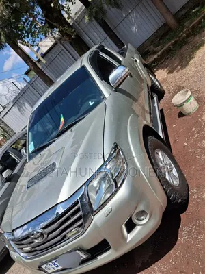 Toyota Hilux 2013 Gold