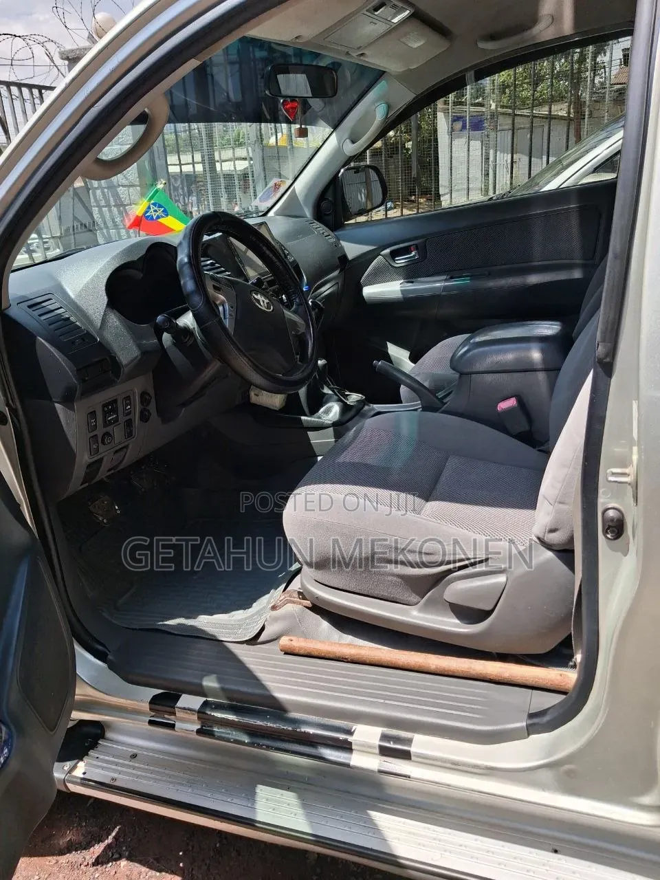 Toyota Hilux 2013 Gold