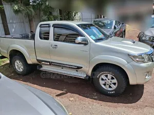 Toyota Hilux 2013 Gold