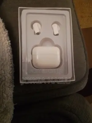 Used AirPods Wireless Bluetooth Earbuds Description: