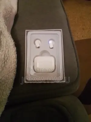 Used AirPods Wireless Bluetooth Earbuds Description: