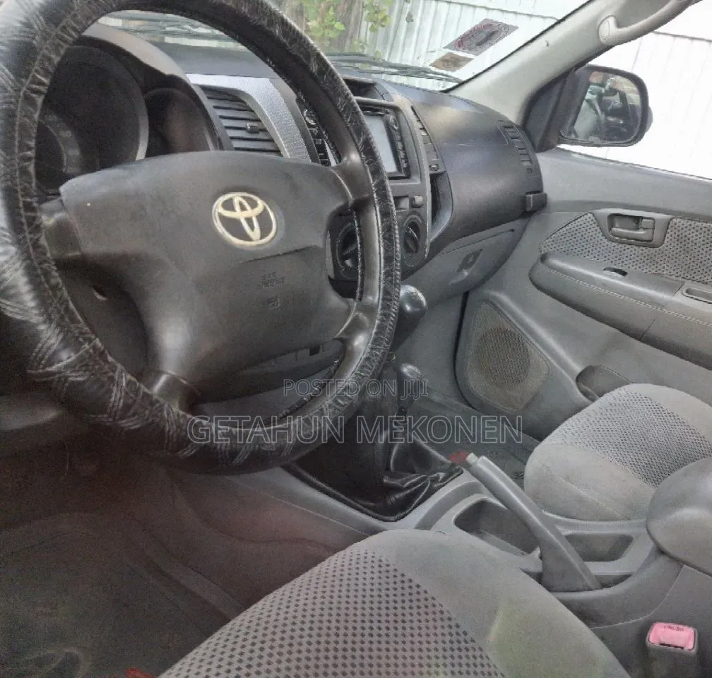 Toyota Hilux 2008 Black