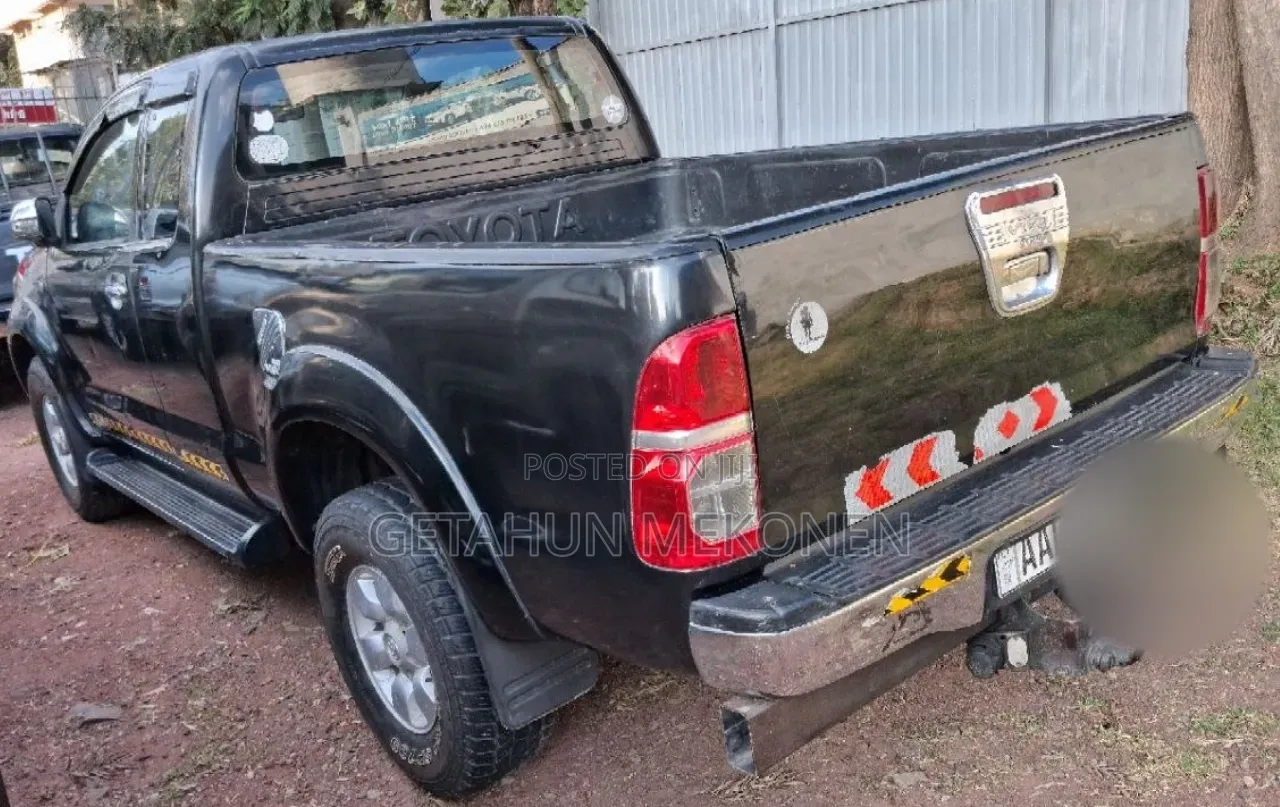 Toyota Hilux 2008 Black